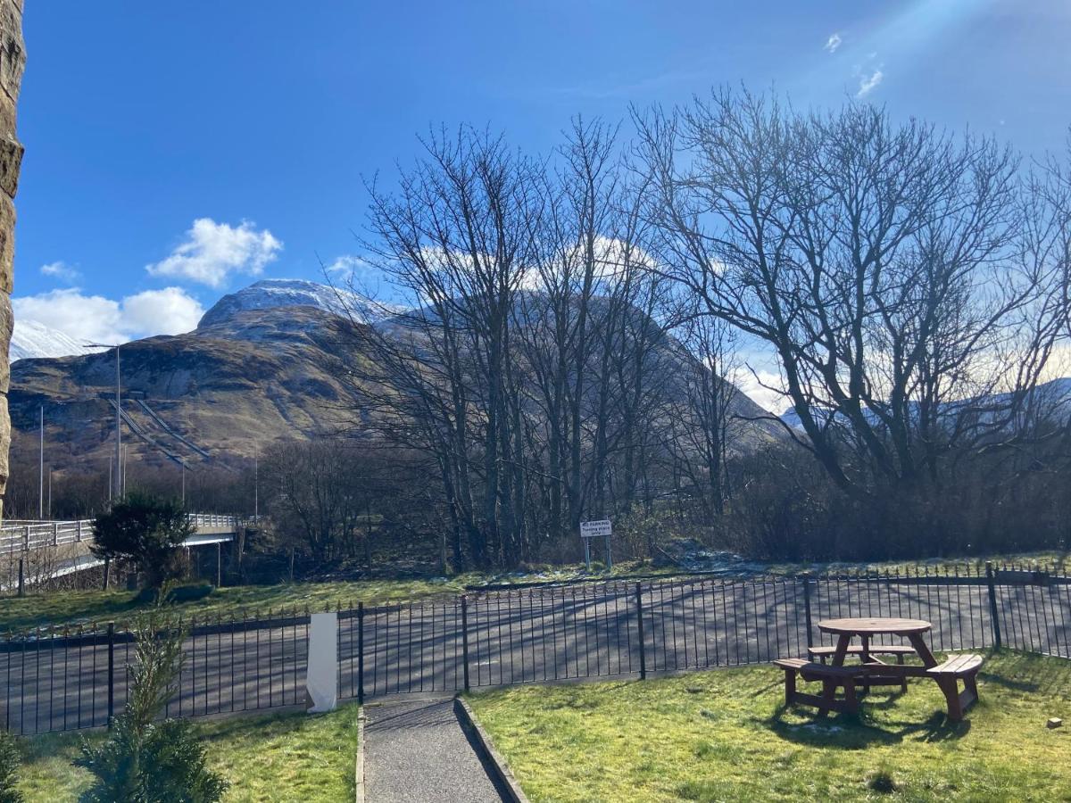 Victoria House Bed And Breakfast Fort William Exteriör bild